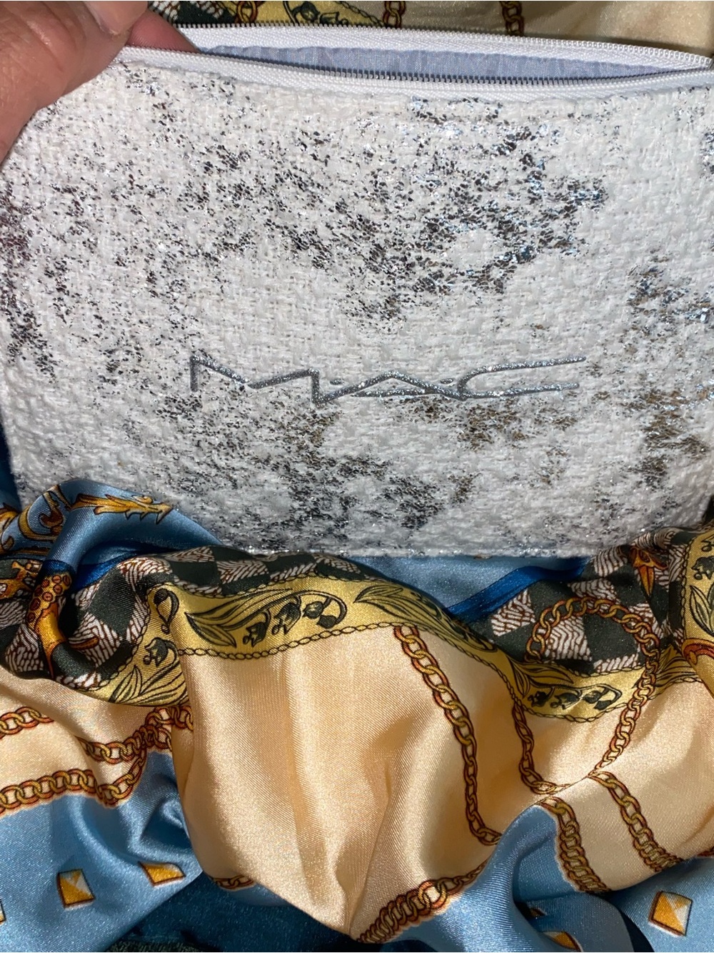 MAC Cosmetics Pouch Metallic White and Silver